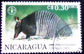 Selo postal da Nicarágua de 1990 Nine-banded Armadillo