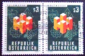 Par de selos postais da Áustria de 1976 Austrian Wood Fair Klagenfurt