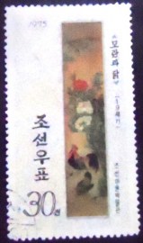 Selo postal da Coréia do Norte de 1975 Tree Peony and Red Junglefowl