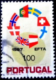Selo postal de Portugal de 1967 Ring of Flags