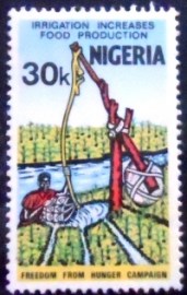 Selo postal da Nigéria de 1974 Irrigation increases food production