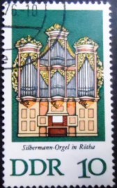 Selo postal da Alemanha Oriental de 1976 St. George Church