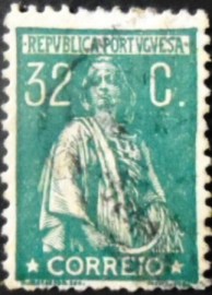 Selo postal de Portugal de 1930 Ceres Retouched engraving