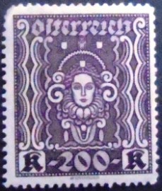 Selo postal da Áustria de 1922 Woman's portrait 200