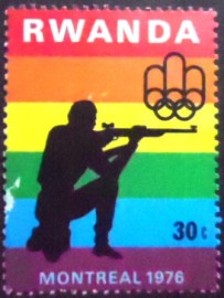 Selo postal de Ruanda de 1976 Shooting