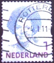 Selo postal da Holanda de 2010 Queen Beatrix Type Inversion Die Cut 1
