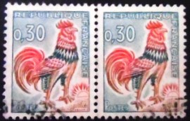 Par de selos postais da França de 1966 Gallic Cock 30