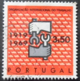 Selo postal de Portugal de 1969 ILO Emblem