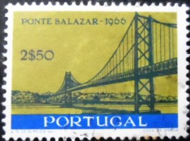 Selo postal de Portugal de 1966 Salazar Bridge