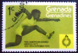 Selo postal de Granada-Granadinas de 1975 Hurdling