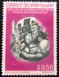 Selo postal do Paraguai de 1963 Instruments in astronaut's capsule