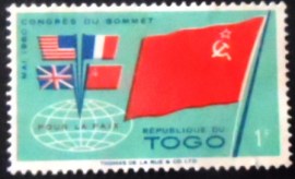 Selo postal do Togo de 1960 Flag of the Soviet Union and flags of the 4 powers