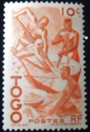 Selo postal do Togo de 1947 Extracting Palm Oil