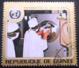Selo postal da Rep. da Guiné de 1973 Sterilization of the vaccine