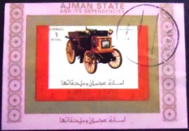 Bloco postal de Ajman de 1973 Old car #1
