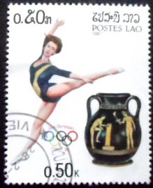 Selo postal do Laos de 1987 Gymnast and urn
