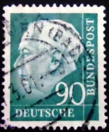 Selo postal da Alemanha de 1958 Prof. Dr. Theodor Heuss 90