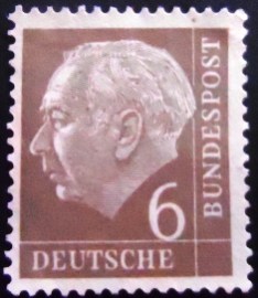 Selo postal da Alemanha de 1954 Prof. Dr. Theodor Heuss 6