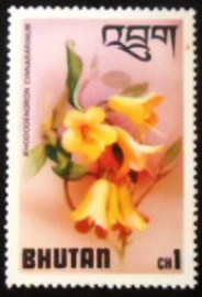 Selo postal do Bhutão de 1976 Rhododendron cinnabarinum
