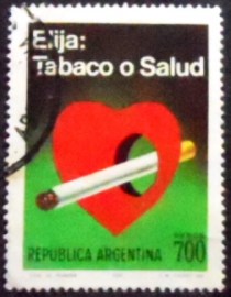 Selo postal da Argentina de 1980 Cigarette and heart