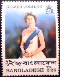 Selo postal de Bangladesh de 1977 Queen Elizabeth II