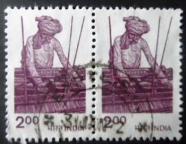 Par de selos postais da Índia de 1983 Worker Using a Handloom