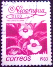 Selo postal da Nicarágua de 1983 Tecoma stans