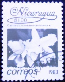 Selo postal da Nicarágua de 1983 Cattleya lueddemanniana x