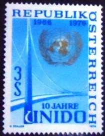 Selo postal da Áustria de 1976 Anniversary of UNIDO