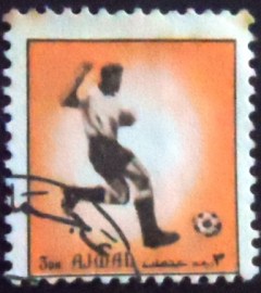 Selo postal do Ajman de 1972 Football players