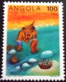 Selo postal da Angola de 1992 Artisanal Fisheries