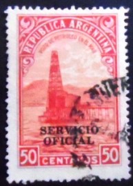 Selo postal da Argentina de 1944 Oil well ovpt.