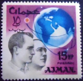 Selo postal de Ajman de 1966 E.H. White and McDivitt