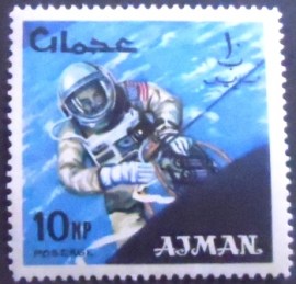 Selo postal de Ajman de 1966 Spacewalk E.H. White