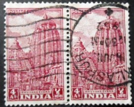 Par de selos postais da Índia de 1949 Bhuvanesvara