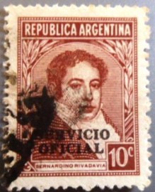 Selo postal da Argentina de 1946 Bernardino Rivadavia 10 ovpt.