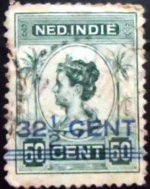 Selo postal Índias Holandesas de 1921 Queen Wilhelmina overprinted 32½