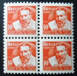Quadra de selos Taxa Postal do Brasil de 1957 Padre Bento H 5