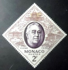 Selo postal de Monaco de 1956 Franklin Delano Roosevelt