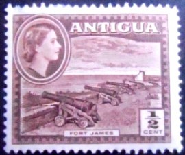 Selo postal de Antigua de 1956 Fort James ½