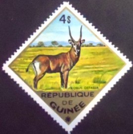 Selo postal da Guiné de 1975 Ellipsen Waterbuck