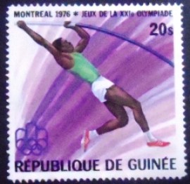 Selo postal da Guiné de 1976 Pole vault