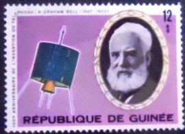 Selo postal da Guiné de 1976 Satellite INTELSAT I and Alexander Graham Bell