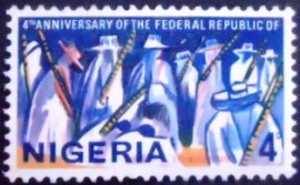Selo postal da Nigéria de 1967 Eyo Masqueraders