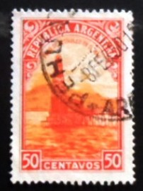 Selo postal da Argentina de 1936 Oil well