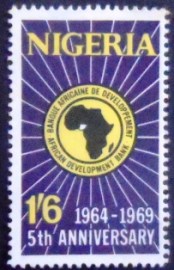 Selo postal da Nigéria de 1969 Emblem 1'6