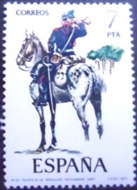 Selo postal da Espanha de 1977 Trompetista de Artilharia 1887
