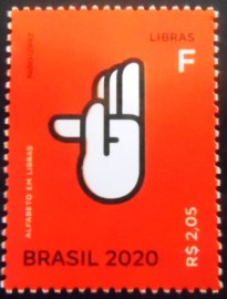 Selo postal do Brasil de 2020 Letra F em Libras