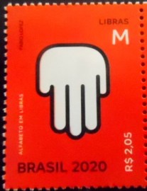 Selo postal do Brasil de 2020 Letra M em Libras