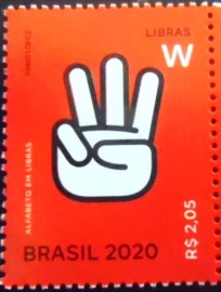 Selo postal do Brasil de 2020 Letra W em Libras